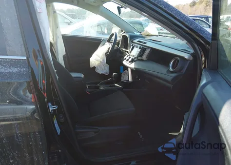 2014 Toyota Rav4 Le z USA, uszkodzony, nr VIN 2T3BFREVXEW193809